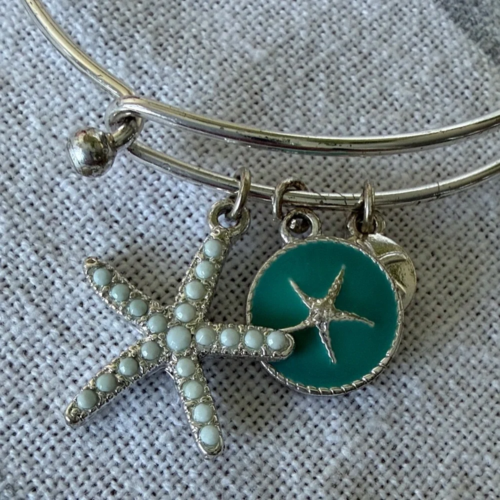 Silver Tone Starfish Charm Bangle Bracelet with Teal Disc